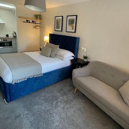 Cannock Hotel Apartments Bagian luar foto