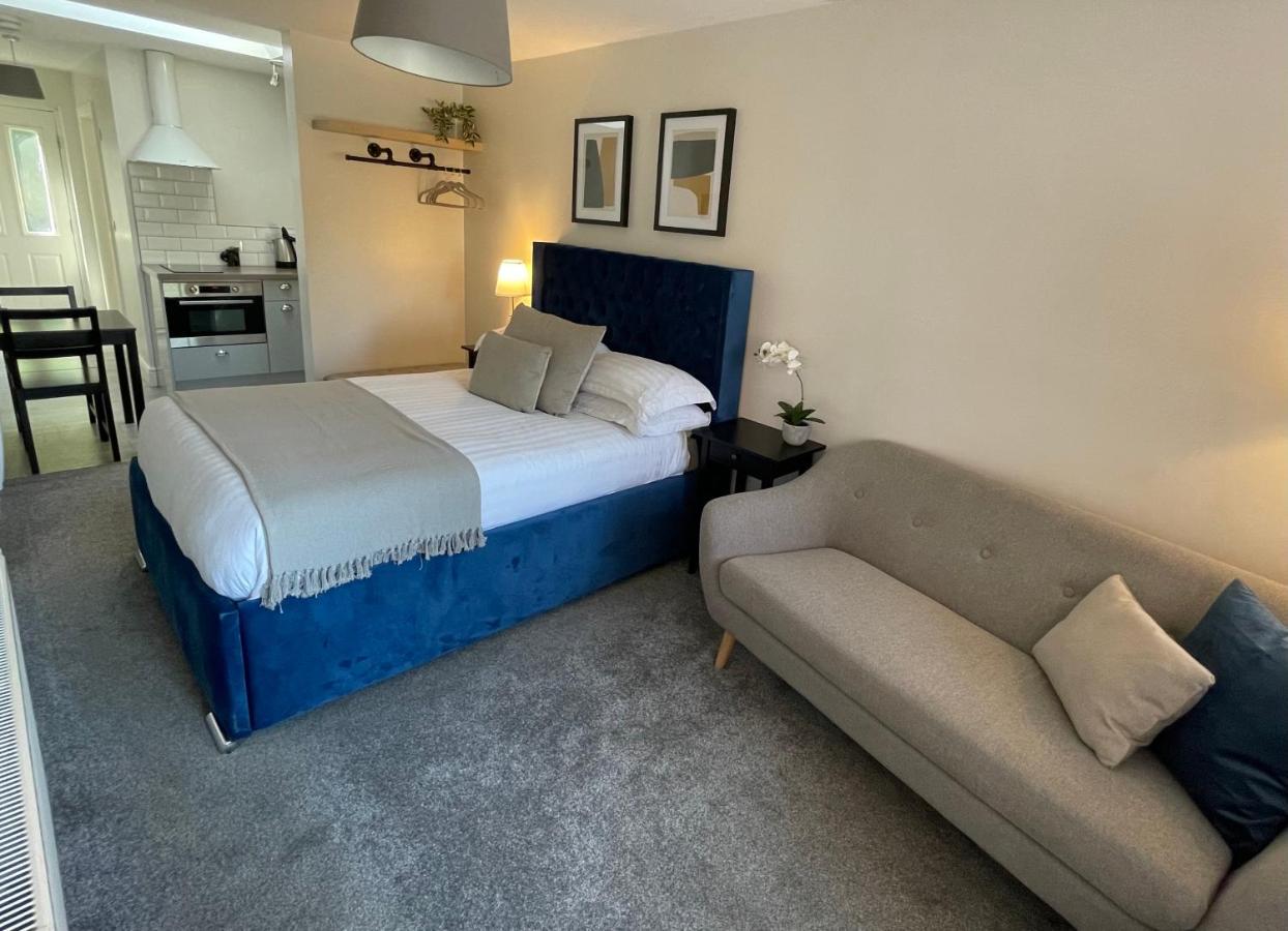 Cannock Hotel Apartments Bagian luar foto