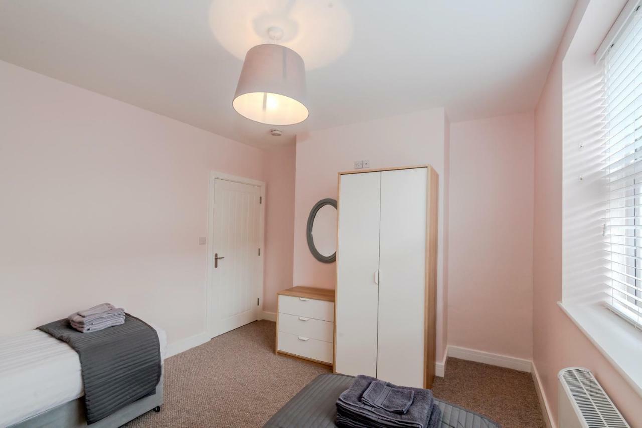 Cannock Hotel Apartments Bagian luar foto